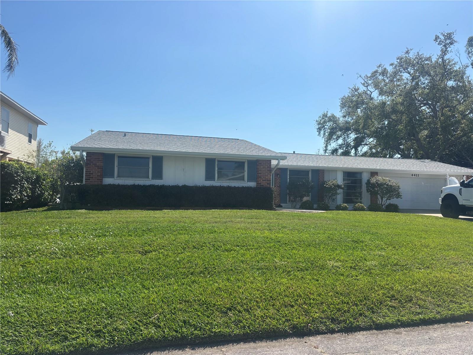 4411 DOLPHIN LANE