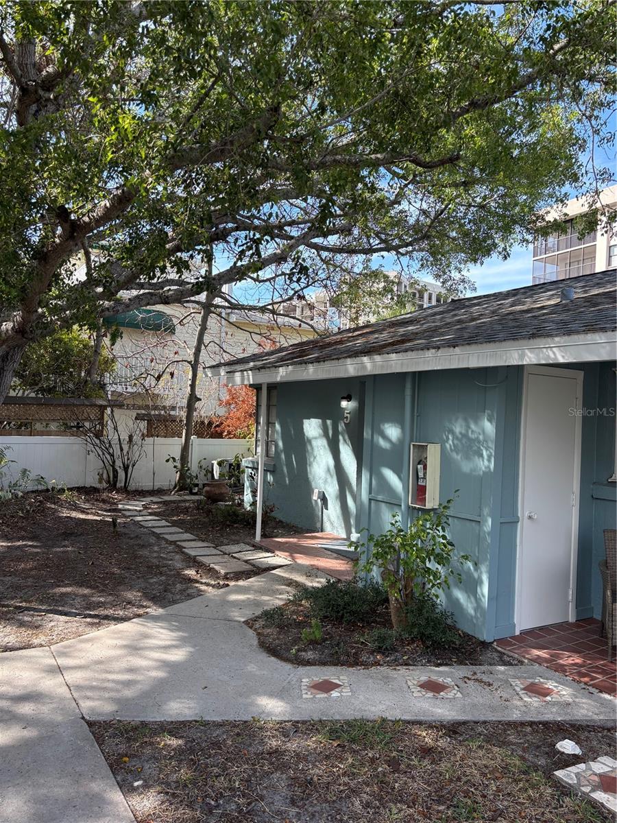 170 ROOSEVELT DRIVE #5