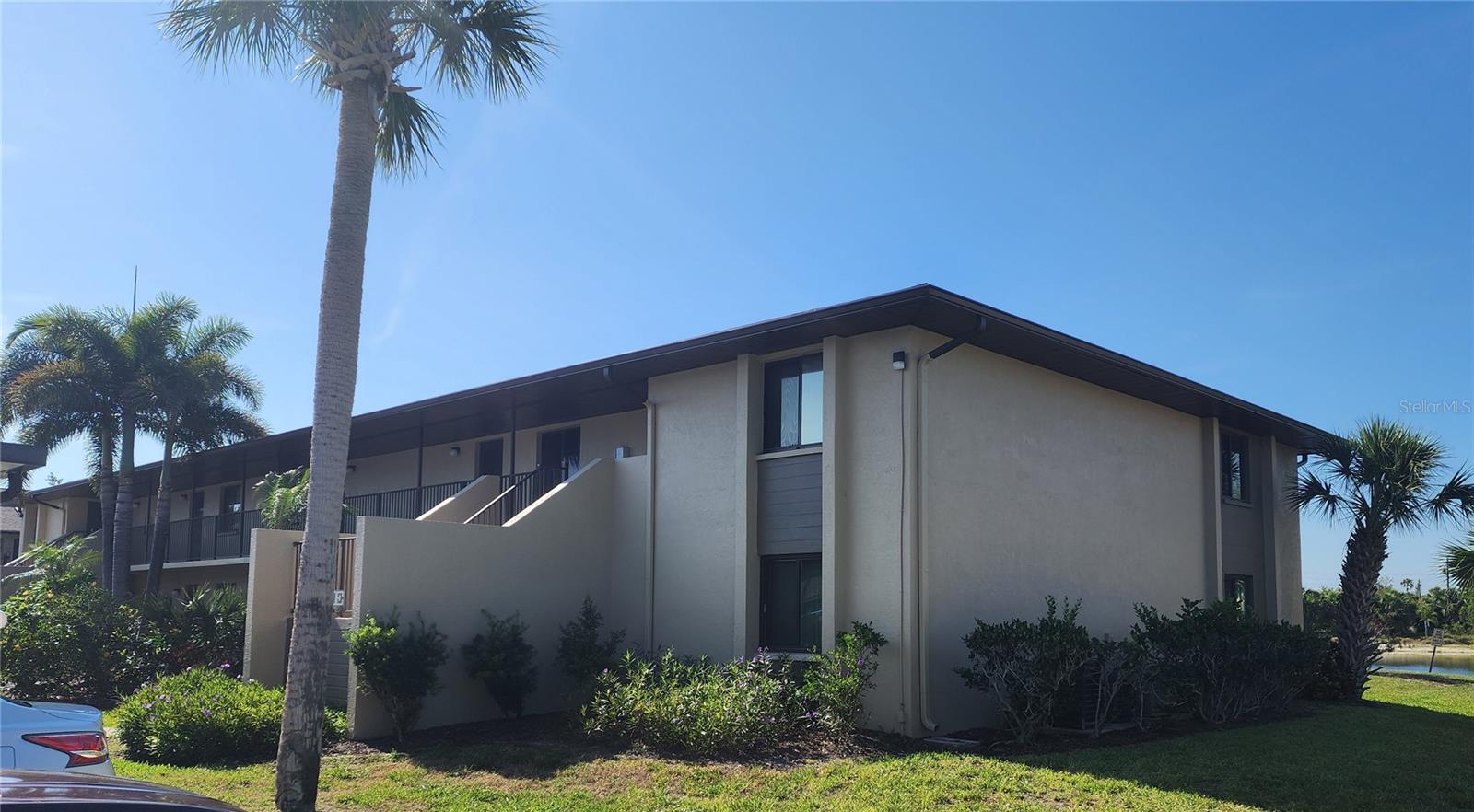 4056 OAKVIEW DRIVE #E10