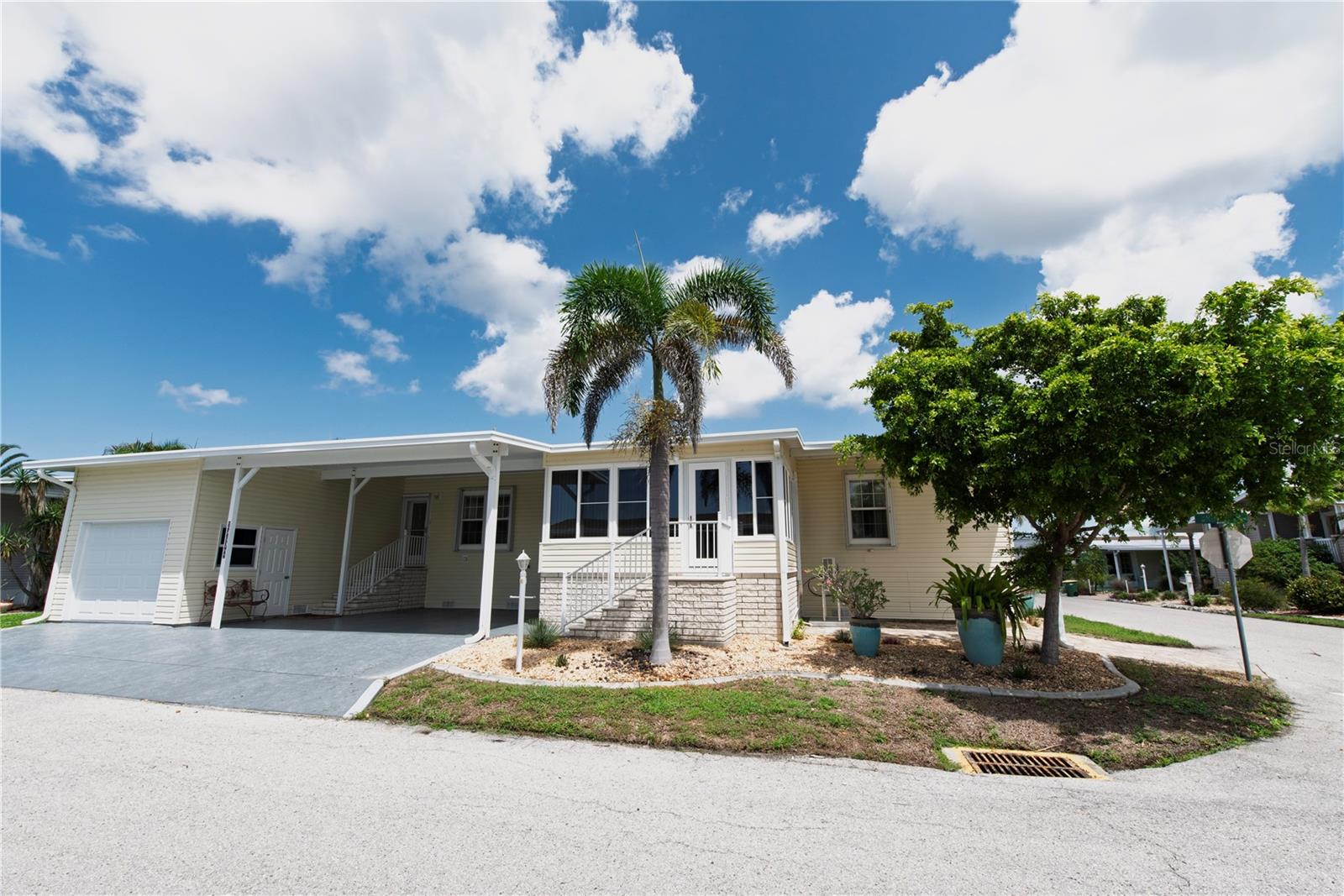 22 FREEMAN AVENUE