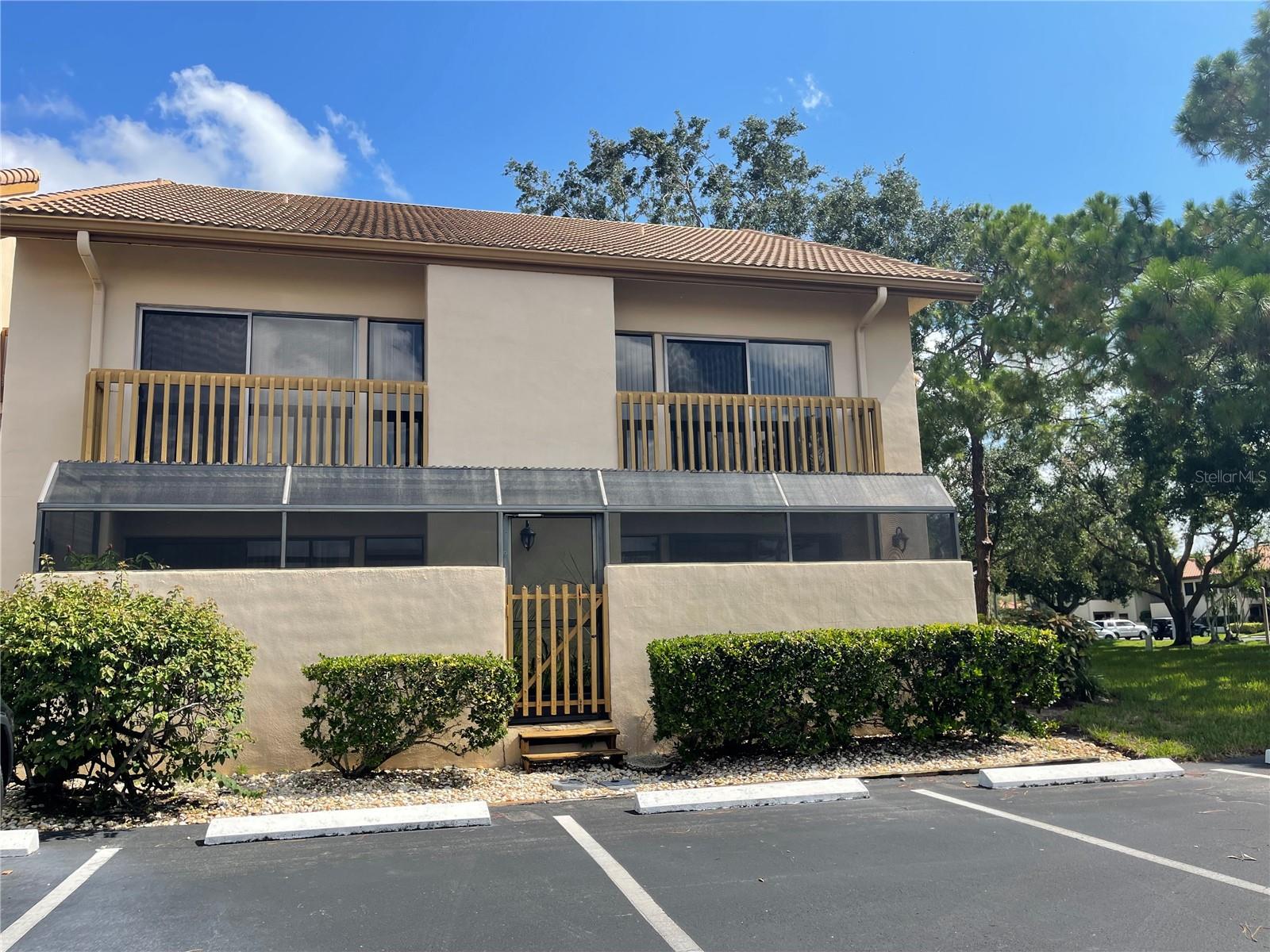 3097 WILLOW GREEN #32
