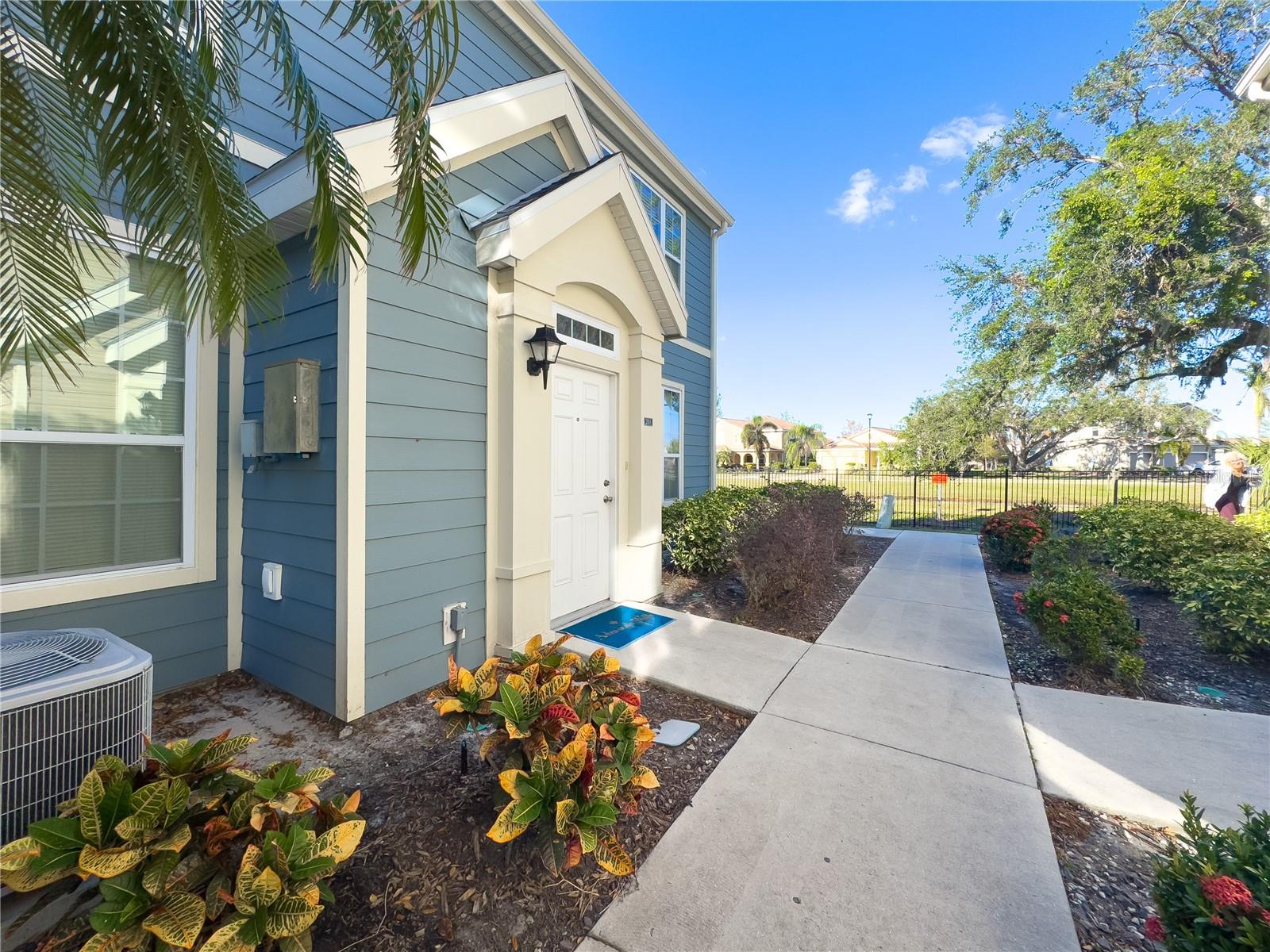5521 ROSEHILL ROAD #203