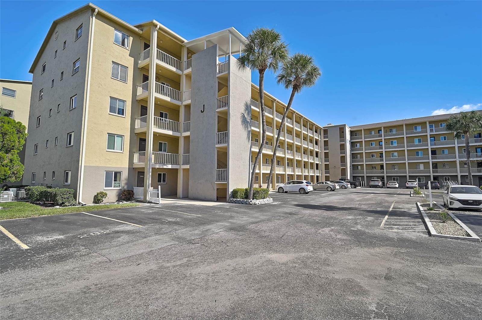 3585 LAKE BAYSHORE DRIVE #J-301