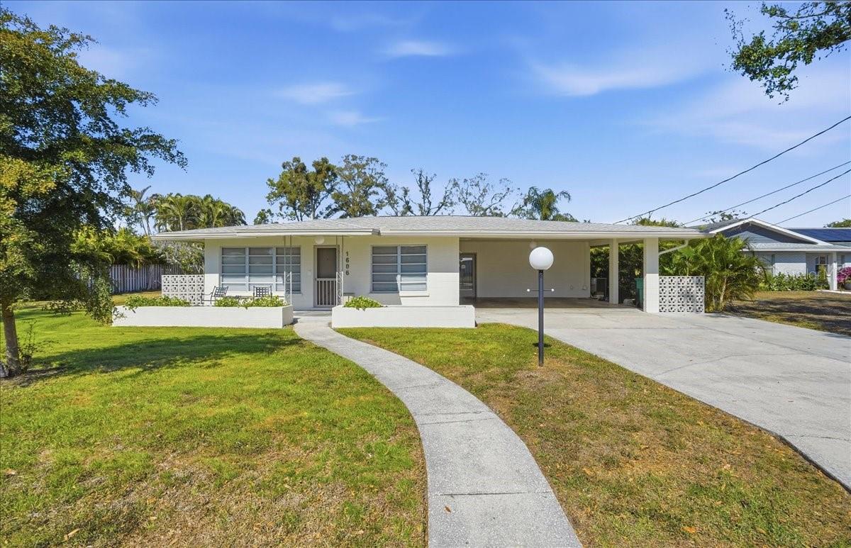 1606 4TH STREET