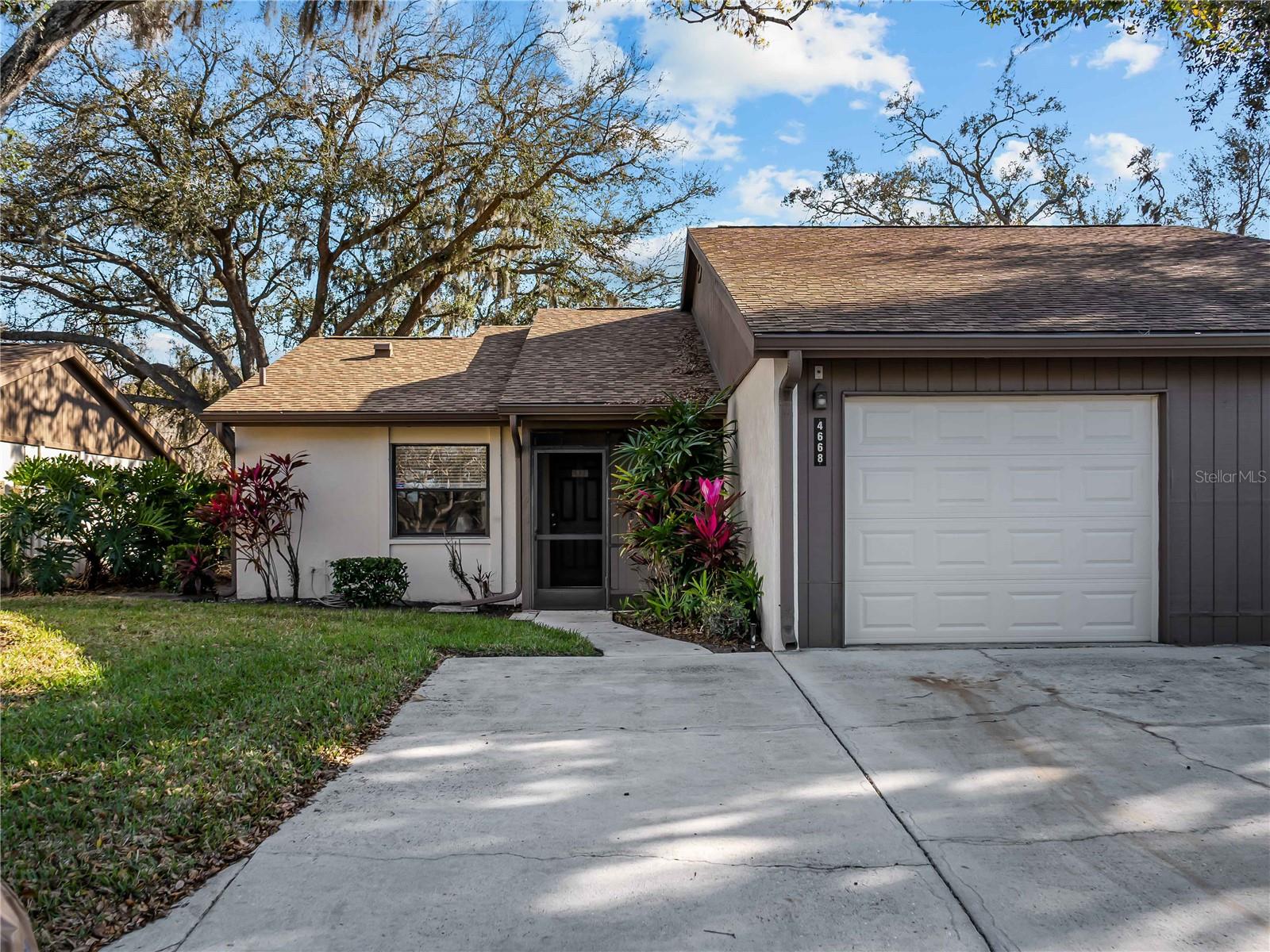 4668 OAK HILL LANE #40