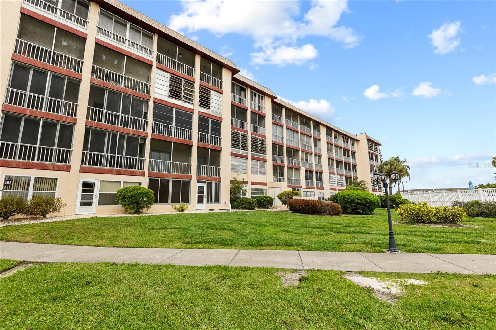 3959 LAKE BAYSHORE DRIVE #F 412