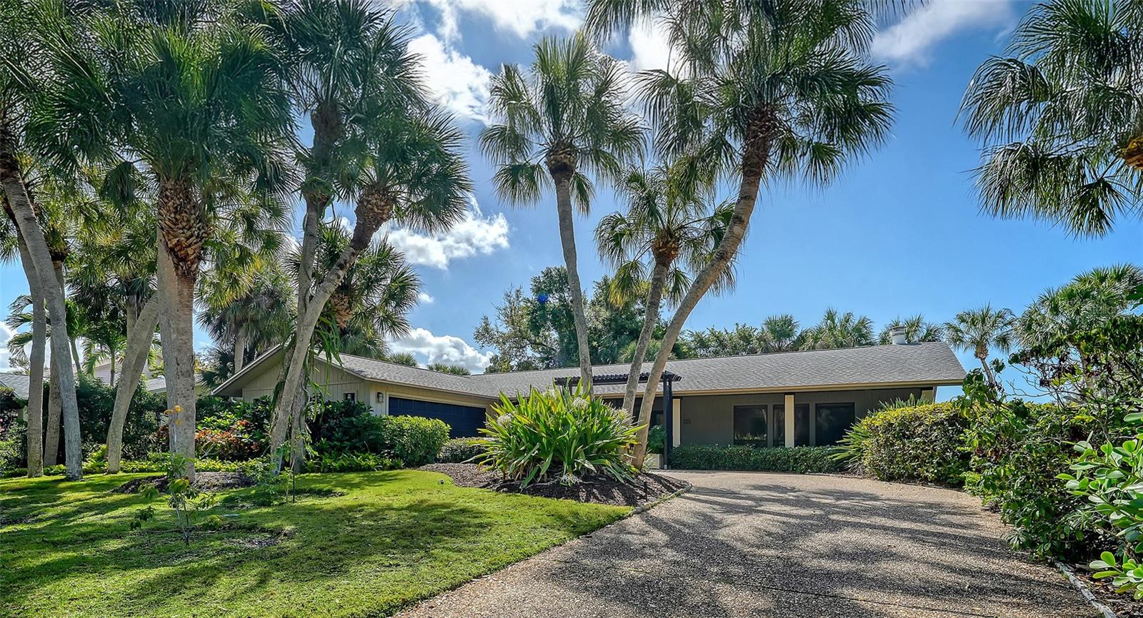 5345 SIESTA COURT
