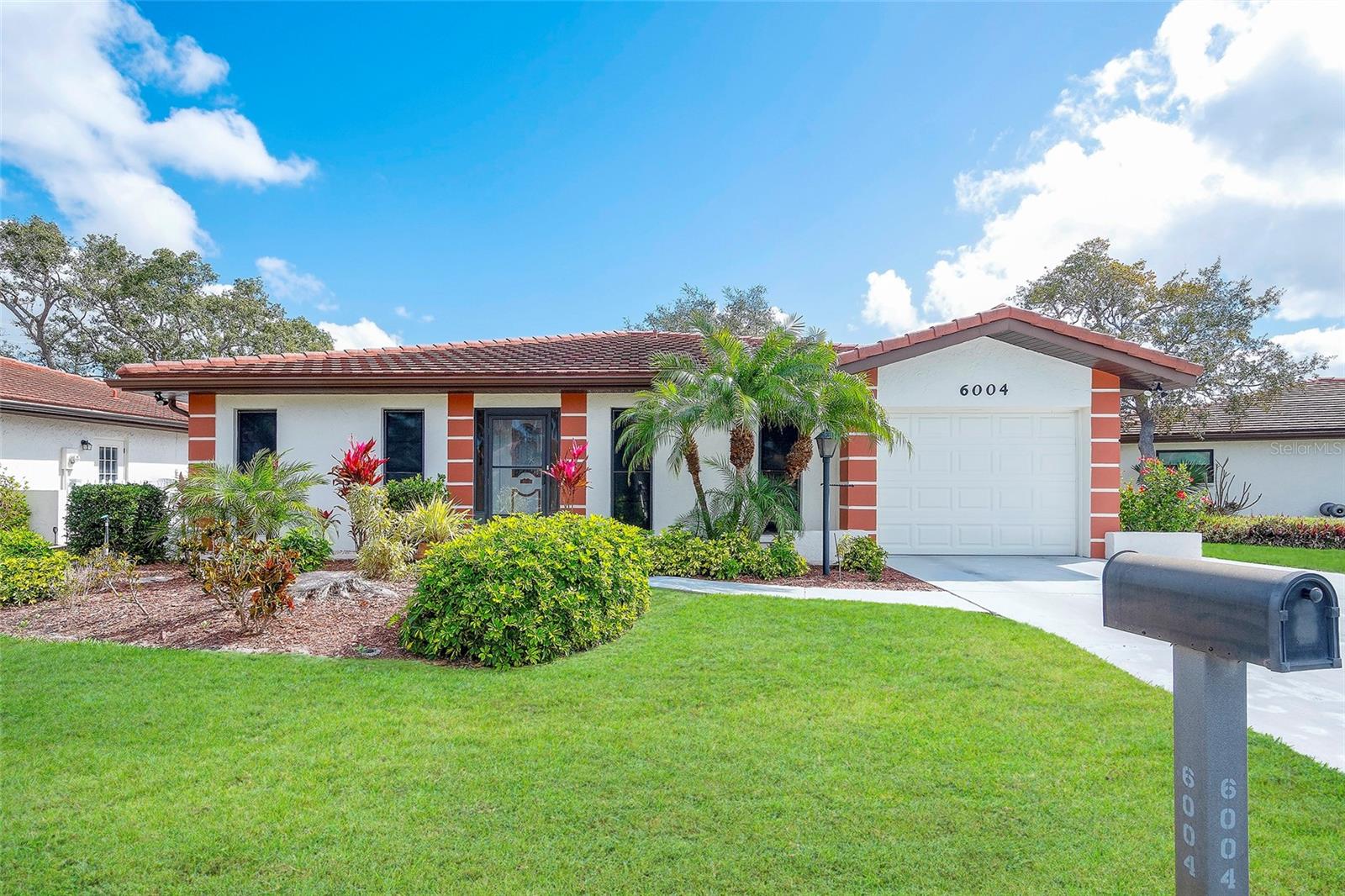6004 VIVIENDA DRIVE #8
