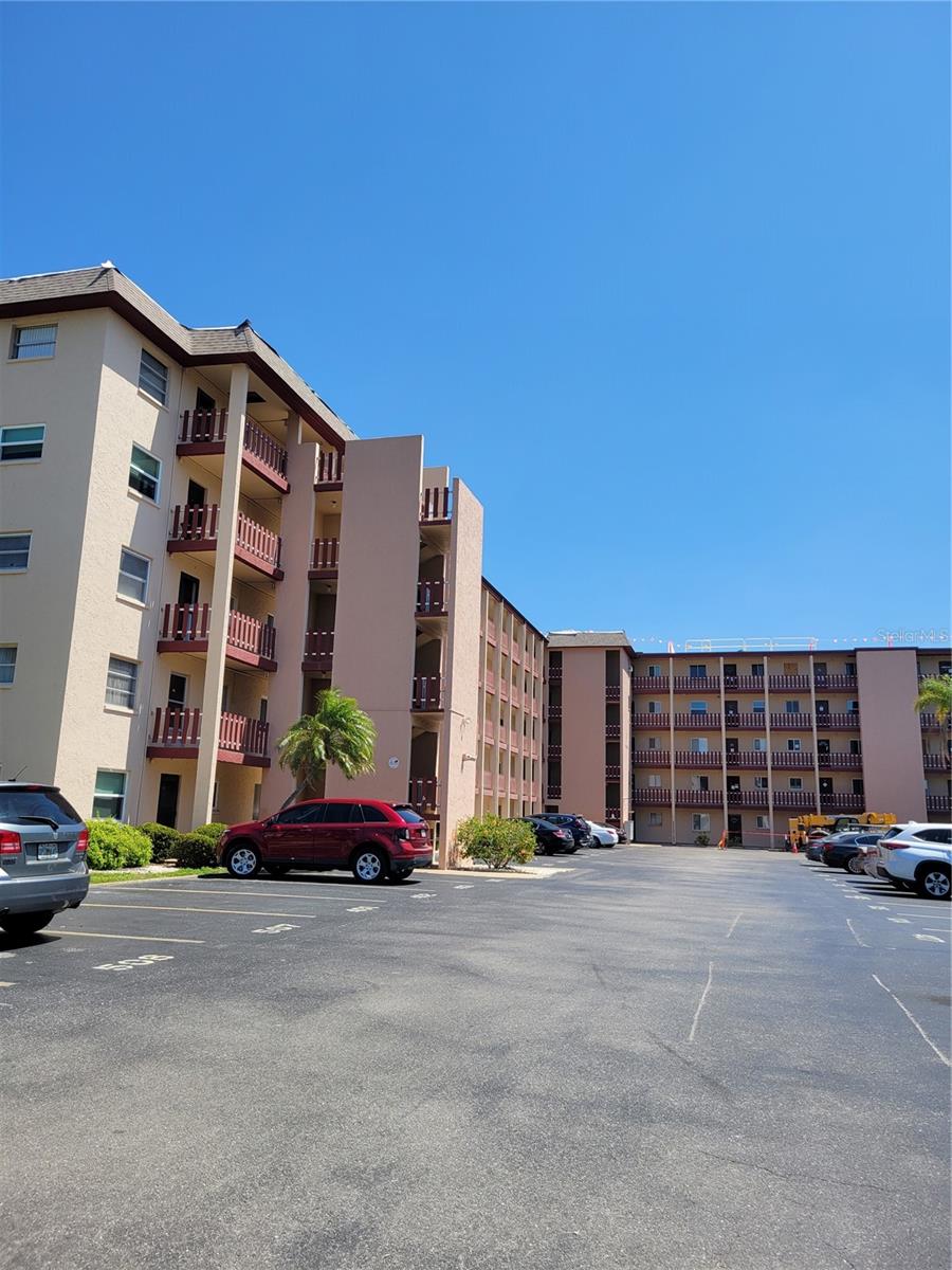 4079 LAKE BAYSHORE DRIVE #308