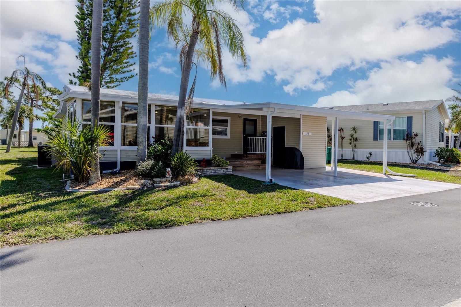 2100 KINGS HIGHWAY CRESCENT #693