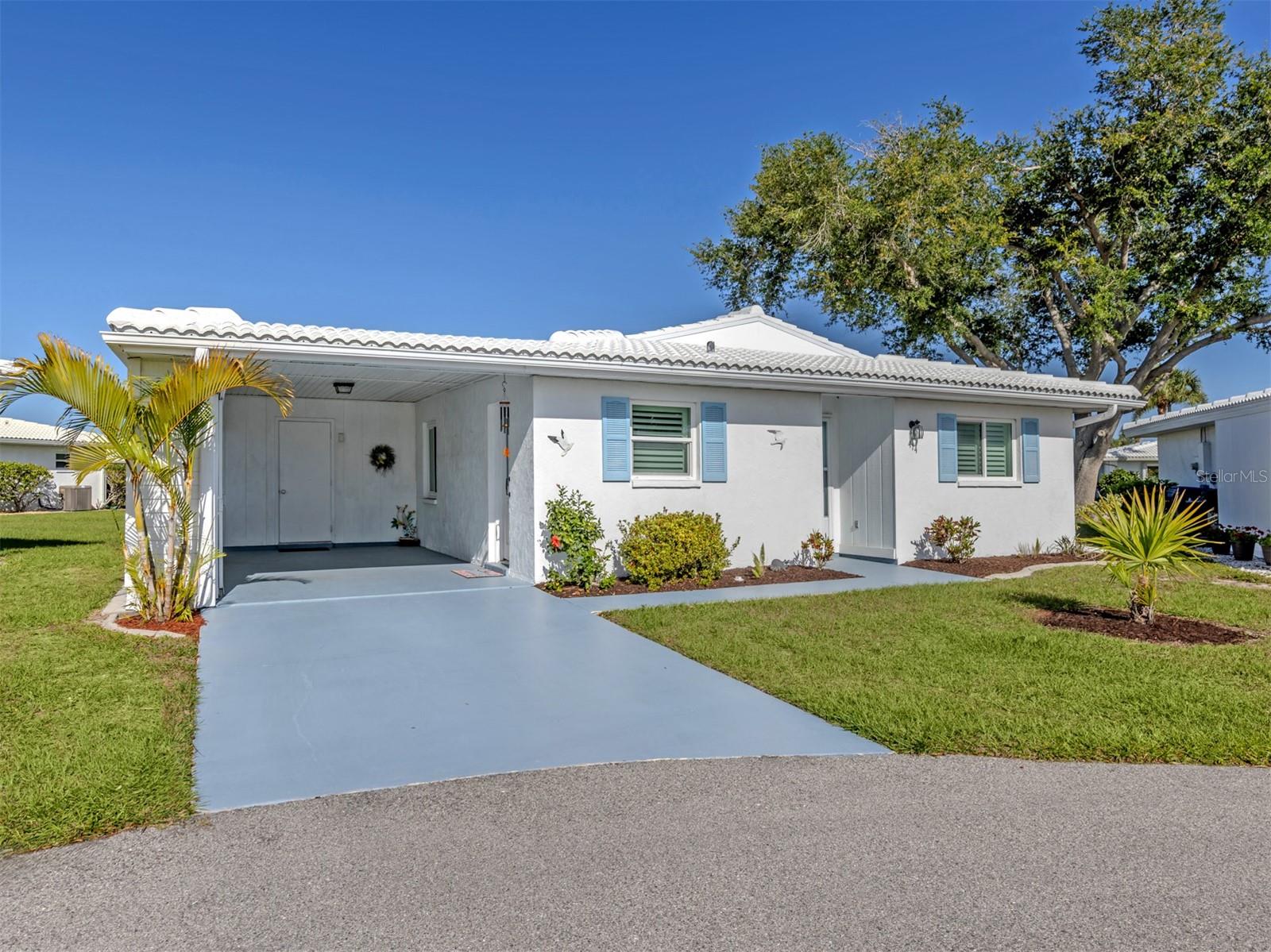 414 CIRCLEWOOD DRIVE #H2