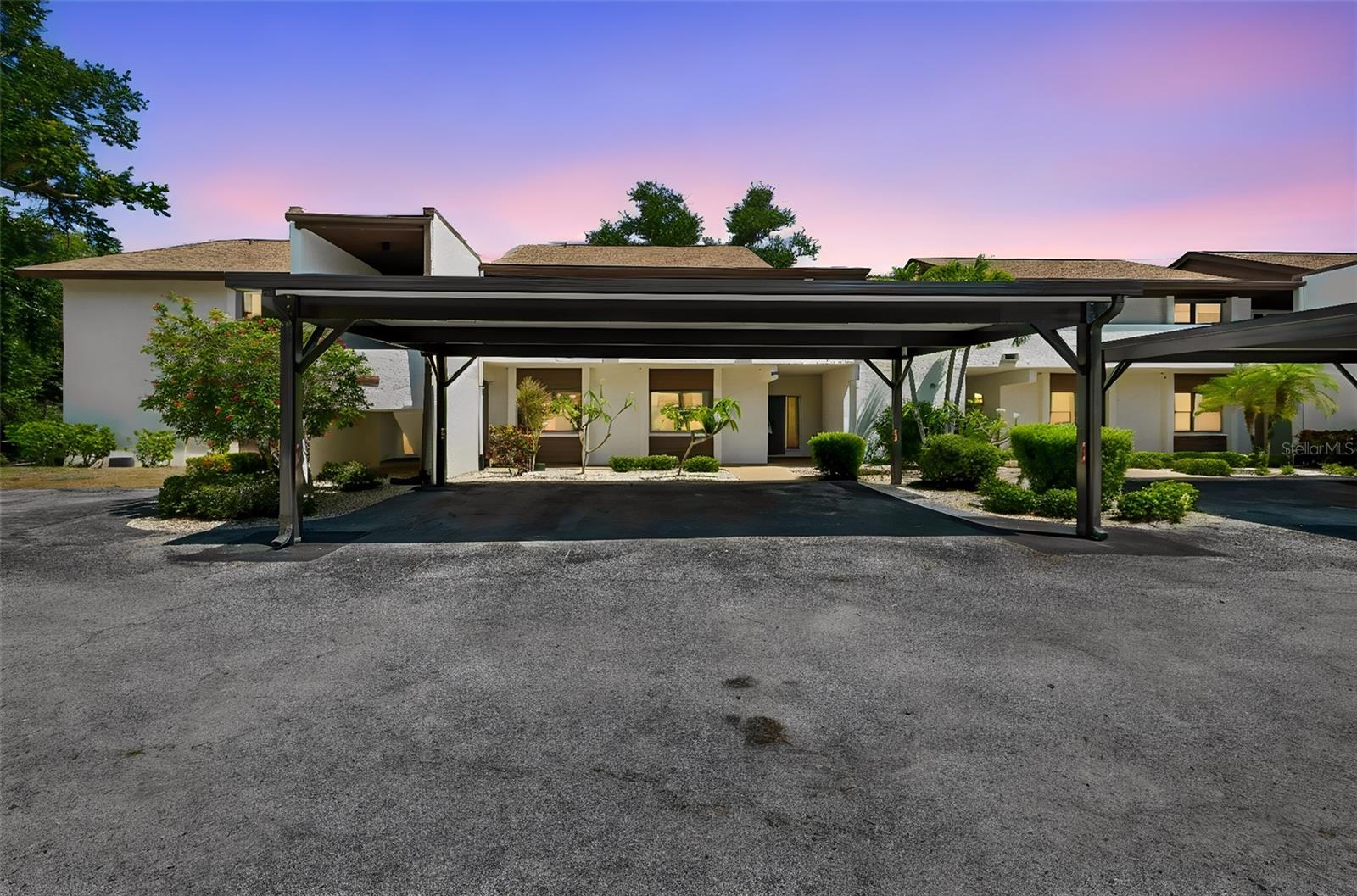 6067 FAIRWAY LANE #1413