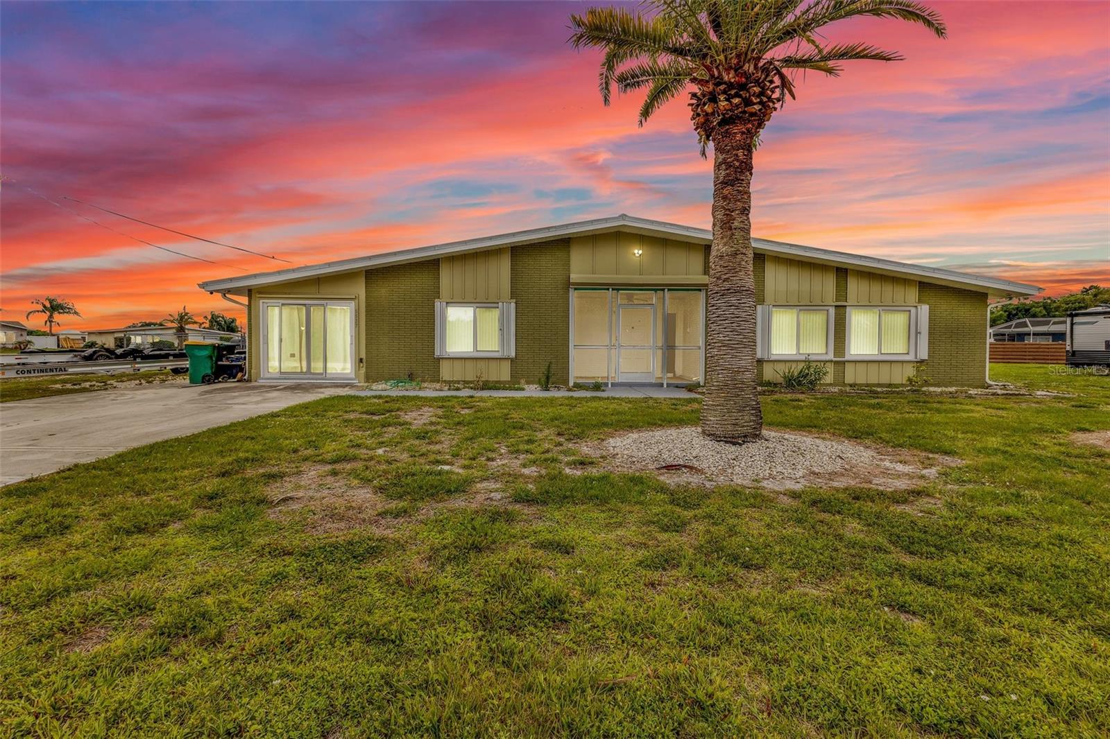 5527 FAIRWAY DRIVE