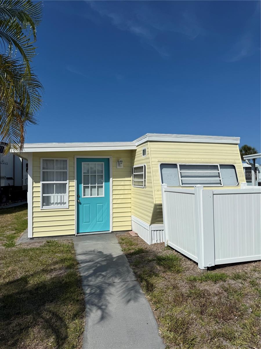 1475 FLAMINGO DRIVE #117