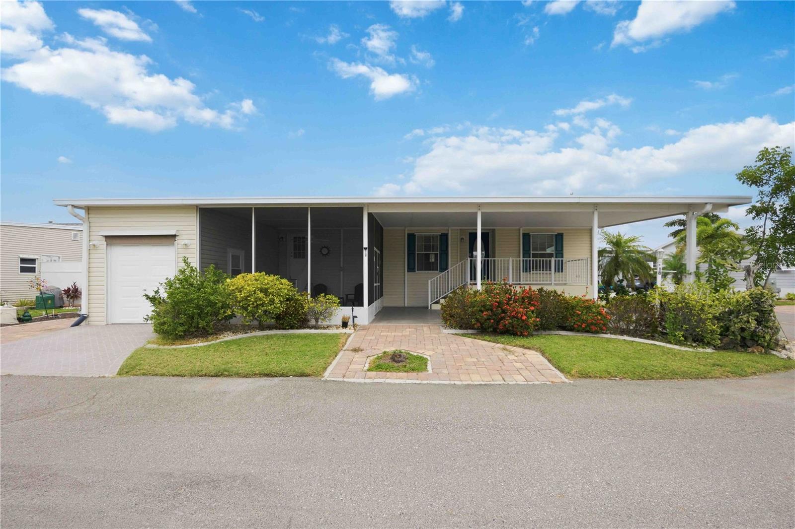 18 EMDEN CIRCLE