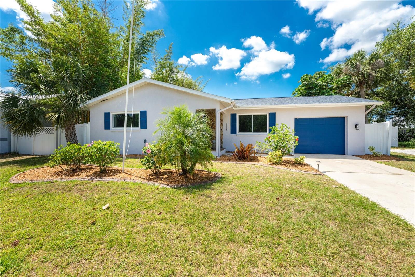 557 MAGNOLIA AVENUE