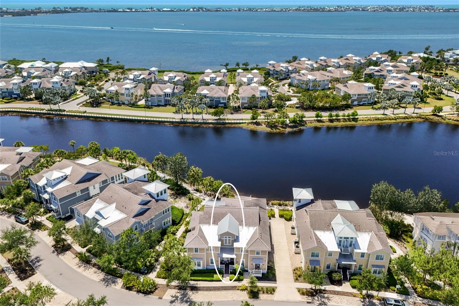 258 SAPPHIRE LAKE DRIVE #202