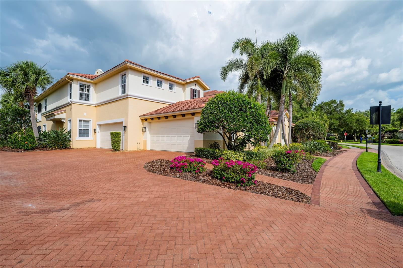 9453 DISCOVERY TERRACE #201C