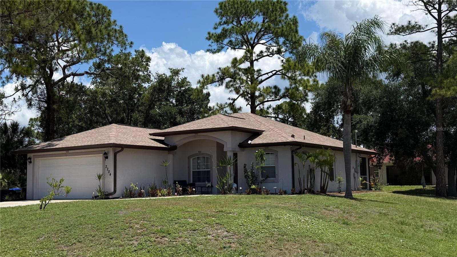 2204 SPARKLE LANE