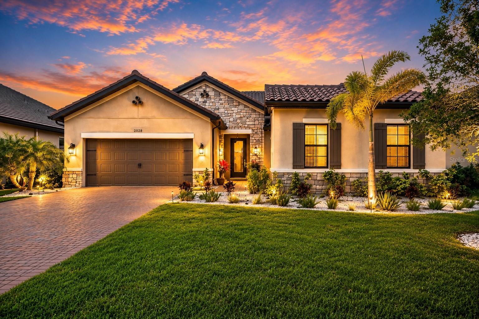 2028 WOODLEAF HAMMOCK COURT