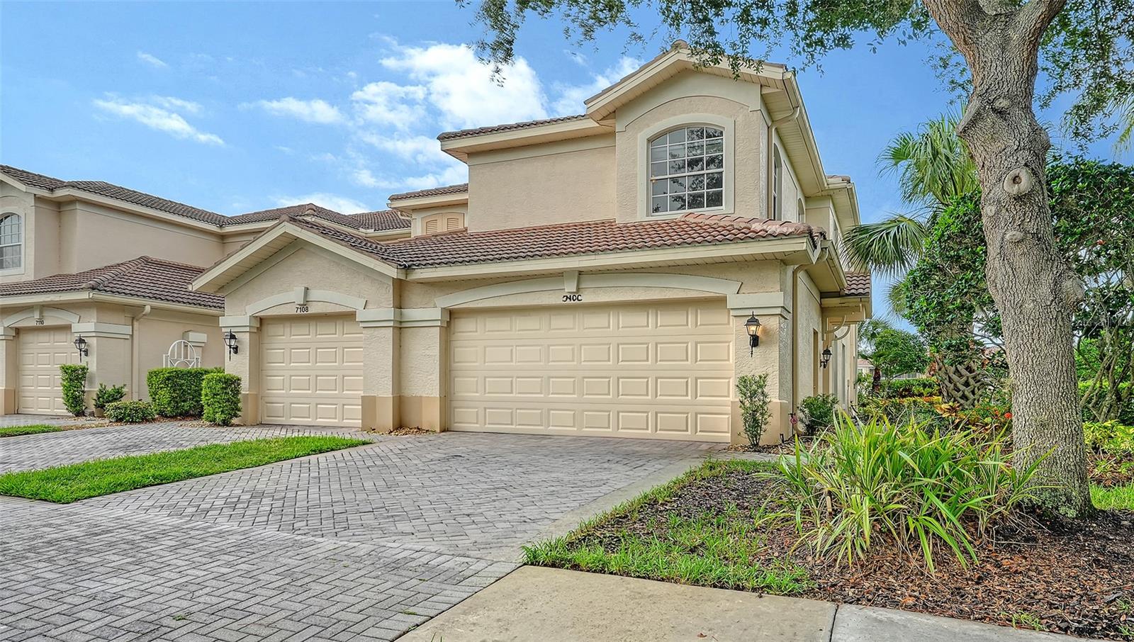 7106 PROSPERITY CIRCLE #1201