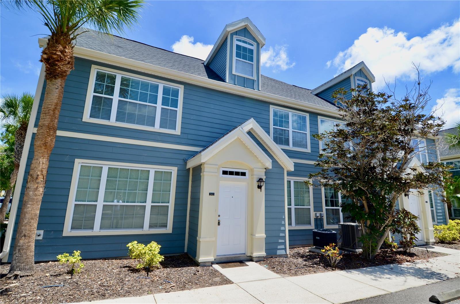 5621 BIDWELL PARKWAY #202