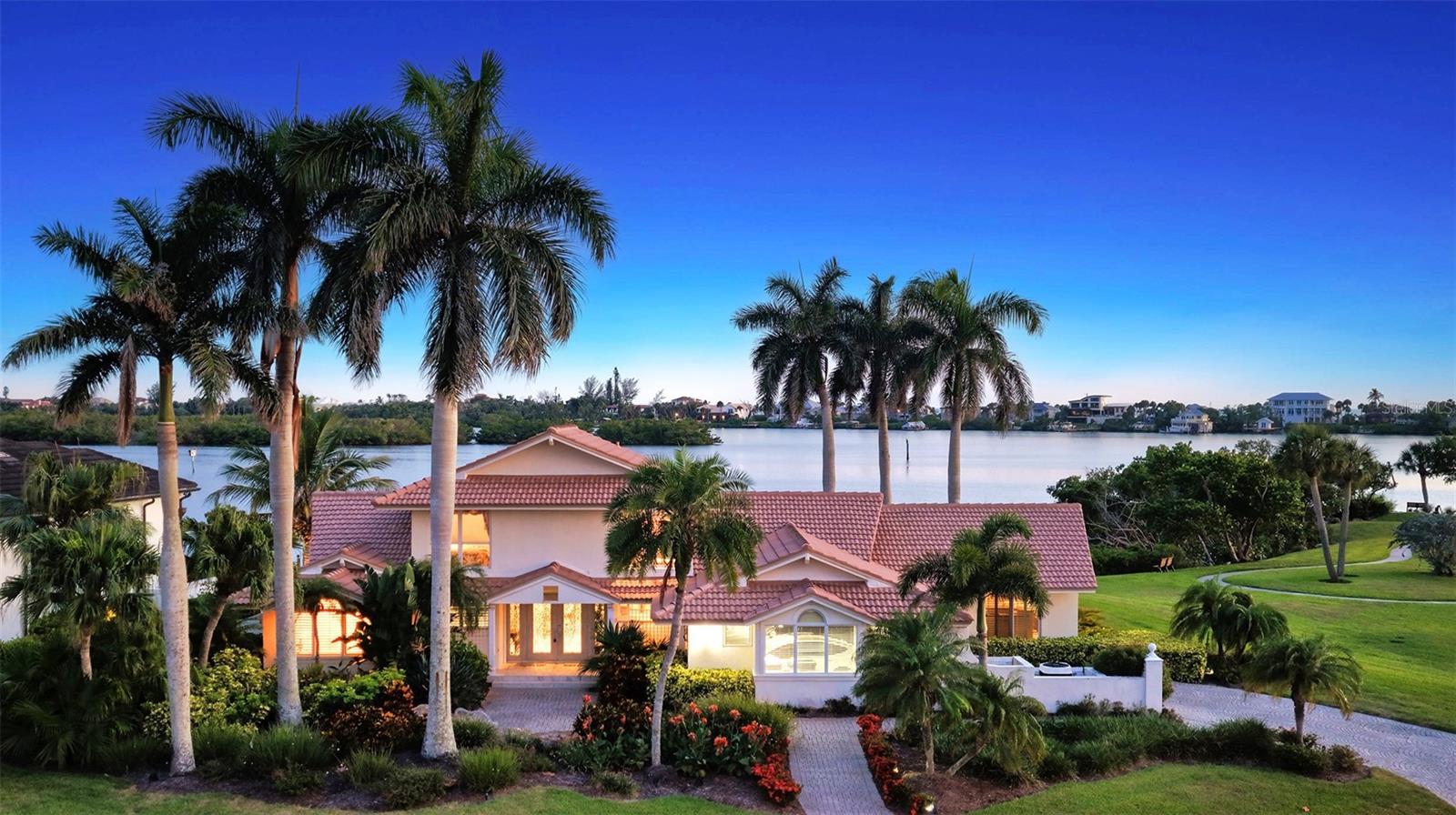 321 LOOKOUT POINT DRIVE