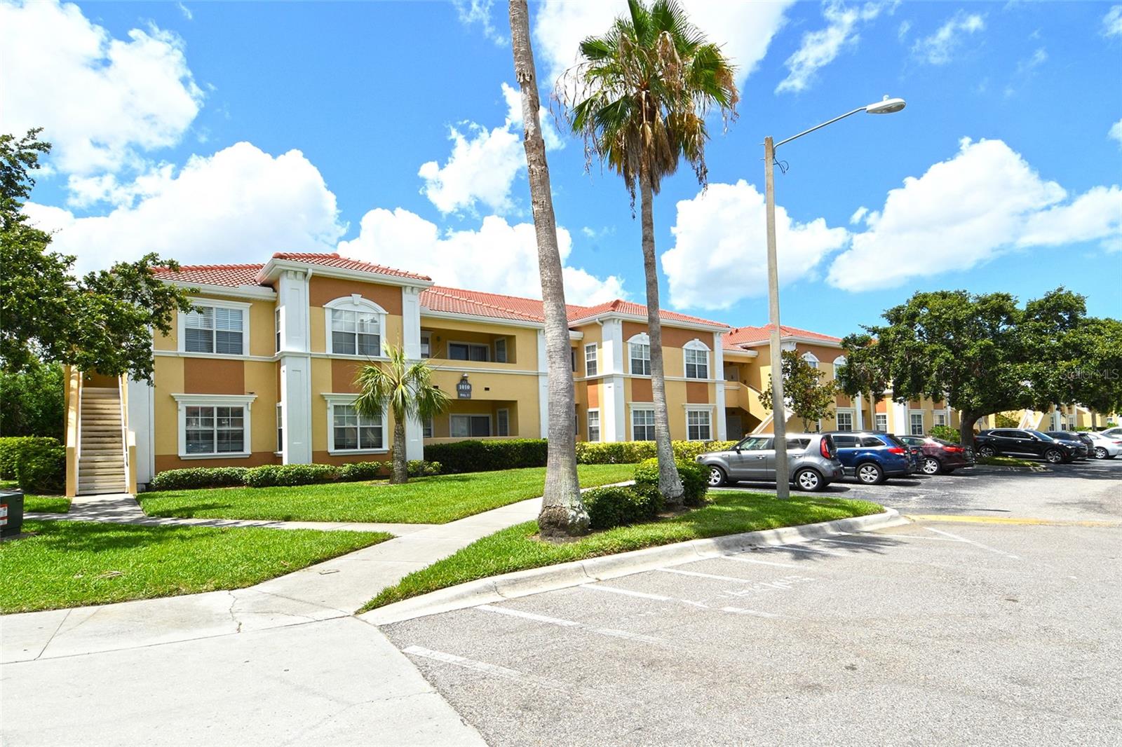 1010 VILLAGIO CIRCLE #201