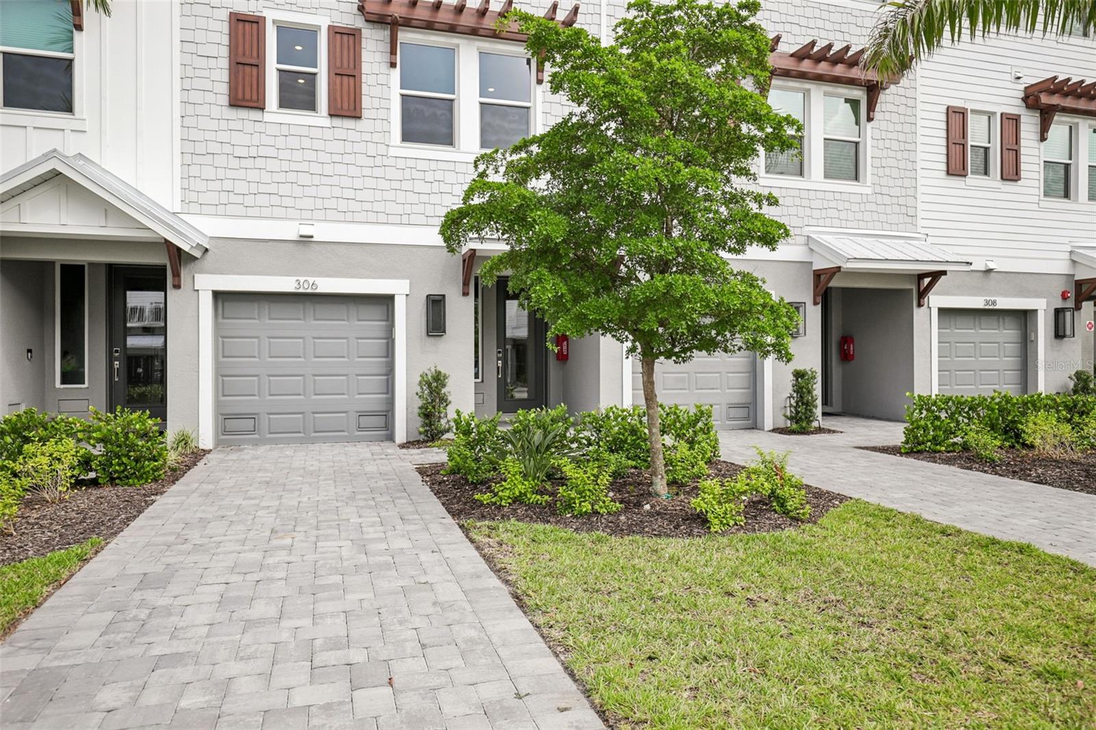 1623 SEA HAVEN DRIVE #306