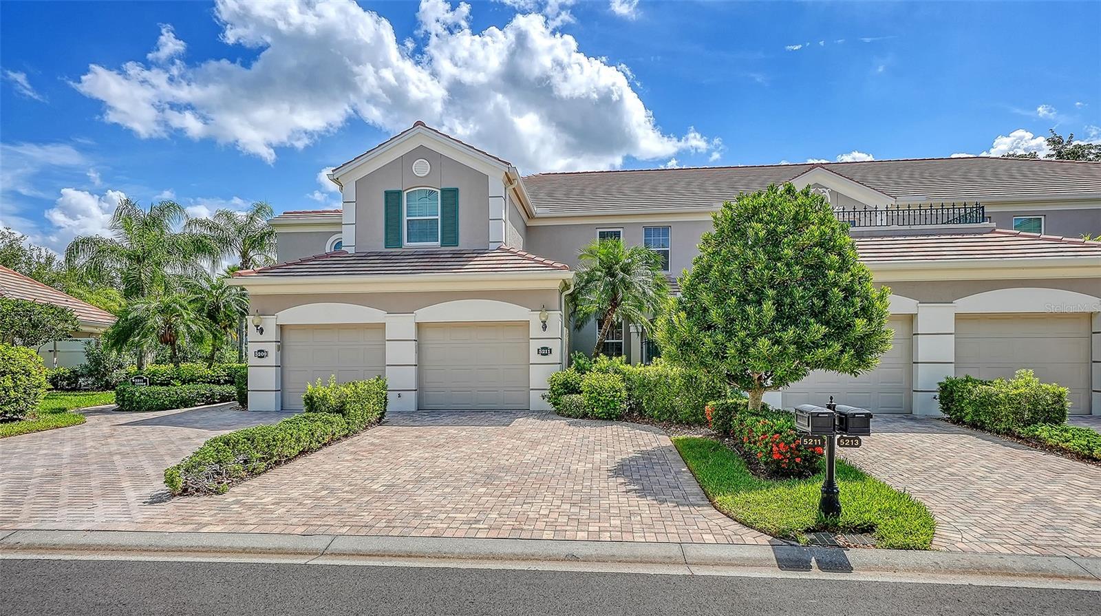 5211 PARISIENNE PLACE #101B27