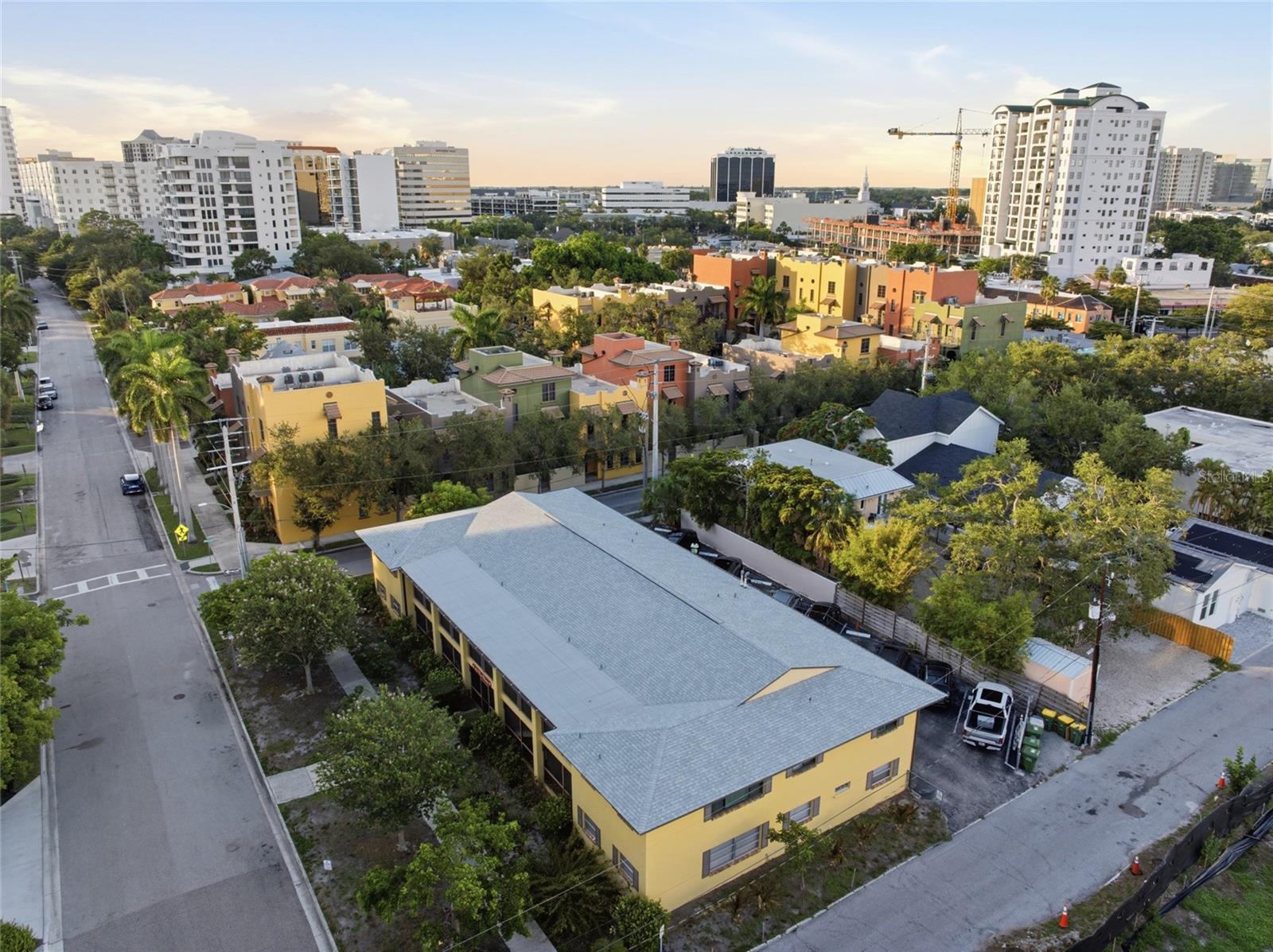 615 PALM AVENUE #10