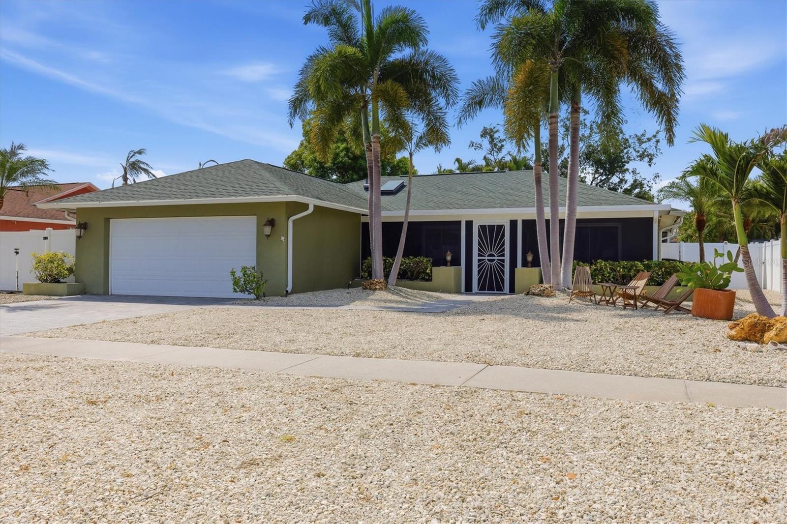 1833 OAK VIEW DRIVE
