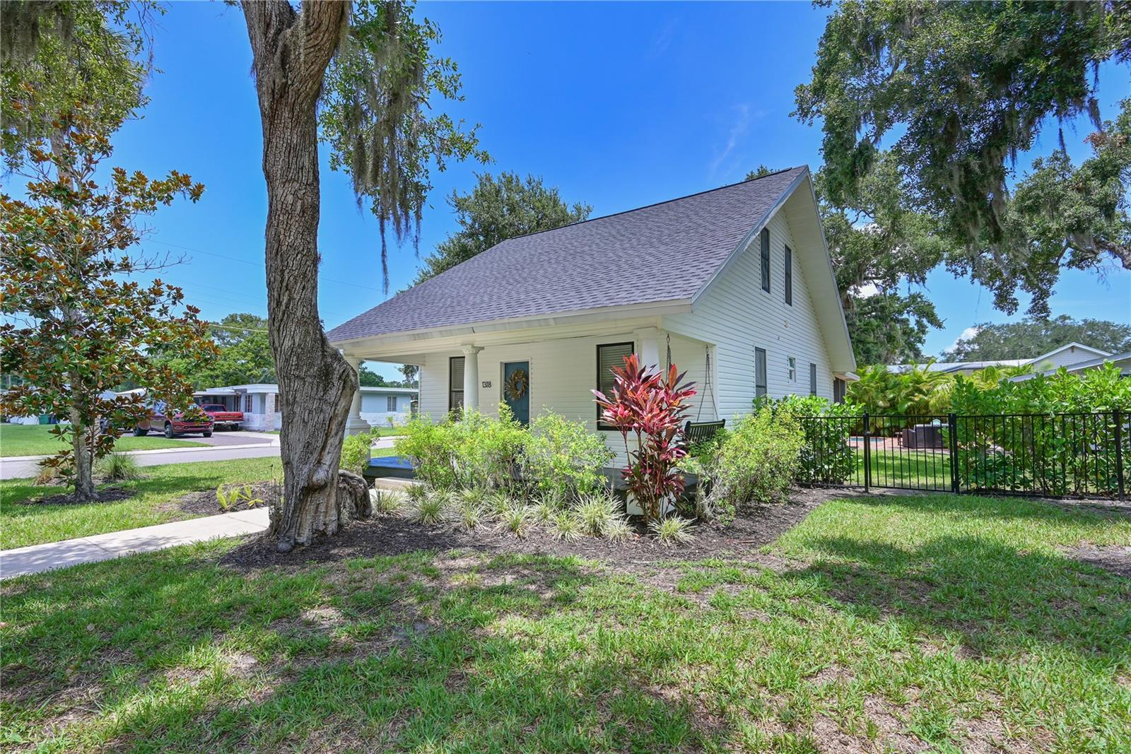 1318 6TH STREET