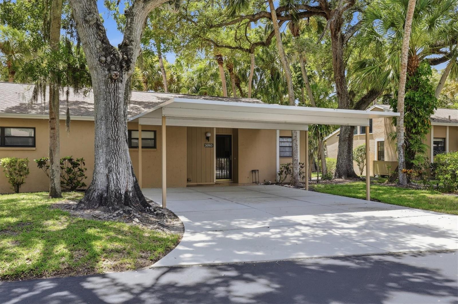 5063 VILLAGE GARDENS DRIVE #9