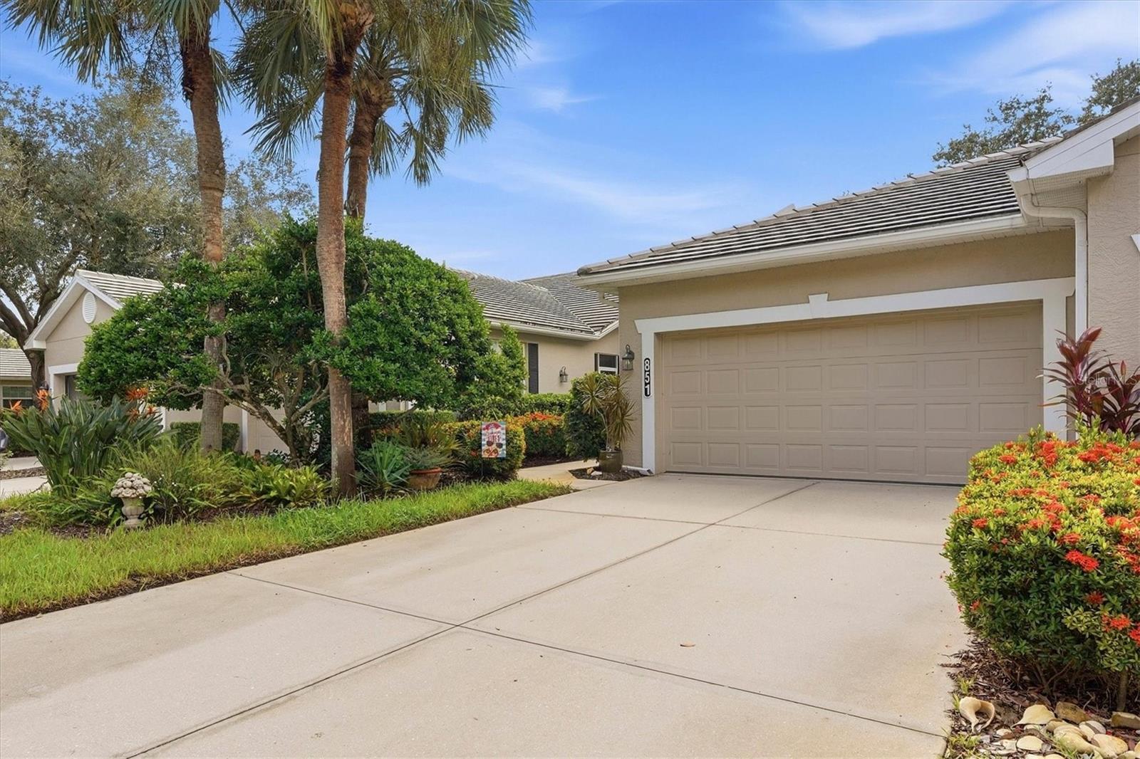 851 TARTAN DRIVE #11