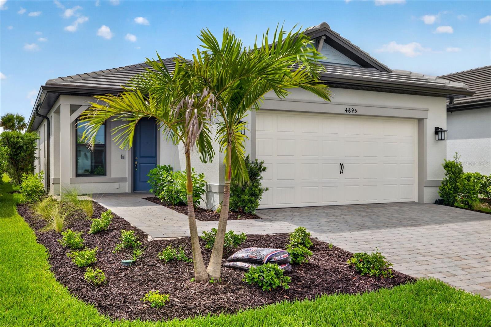4695 BLUE STAR COURT
