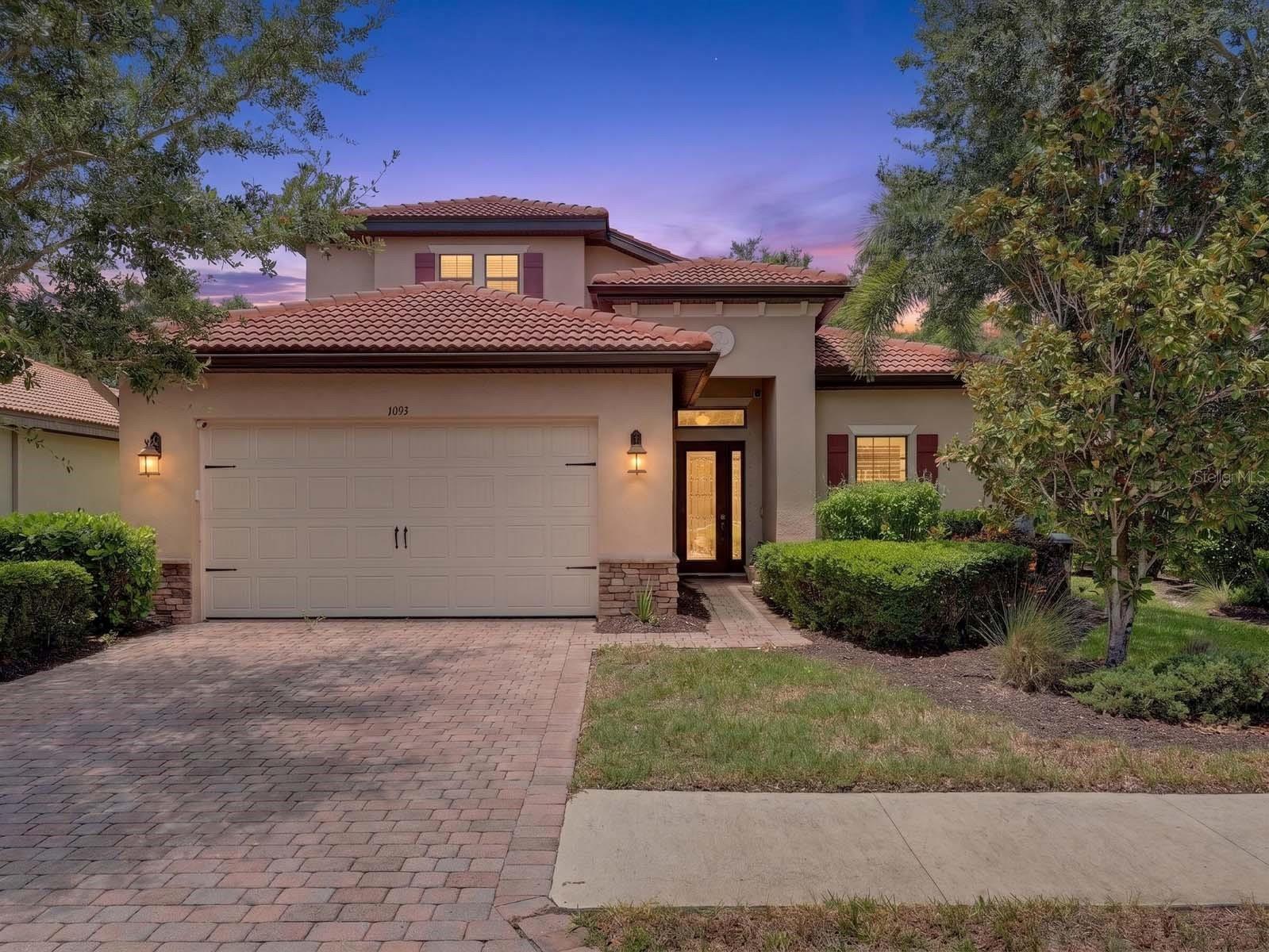 1093 BLUFFWOOD DRIVE