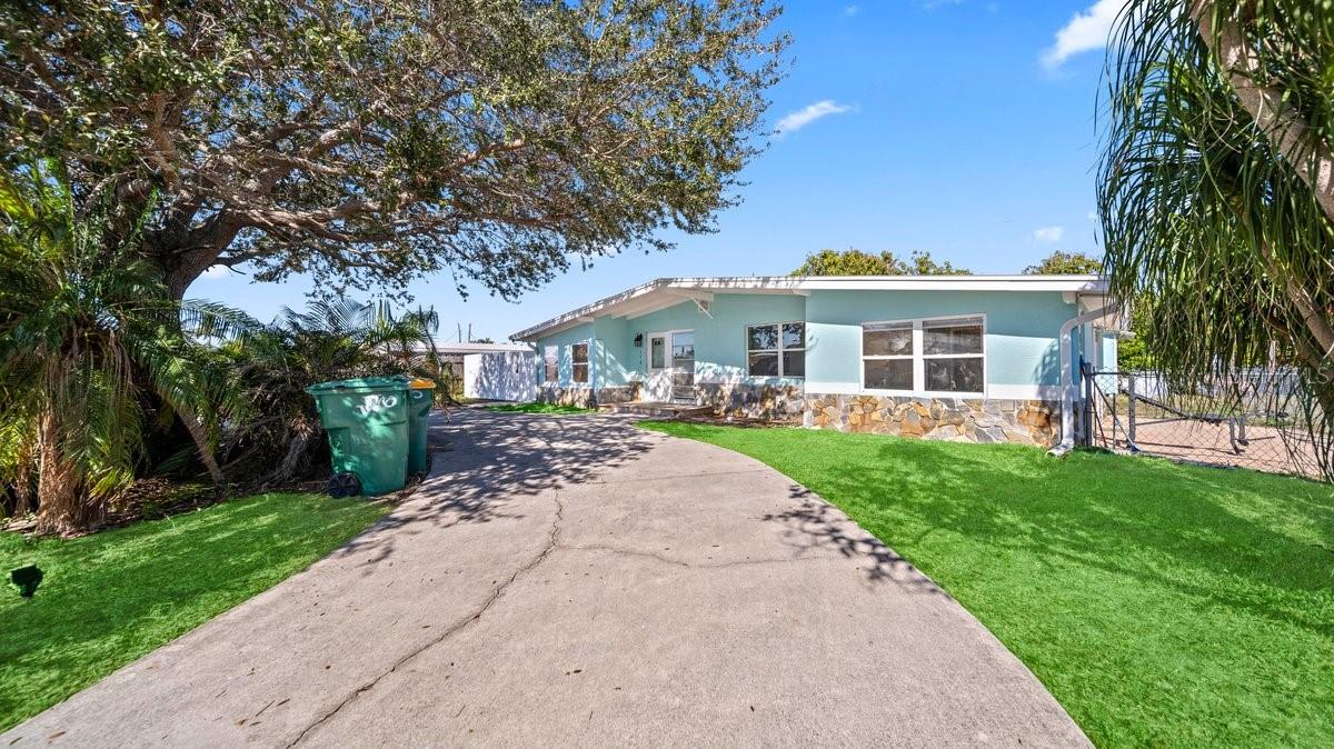 170 POINSETTIA CIRCLE