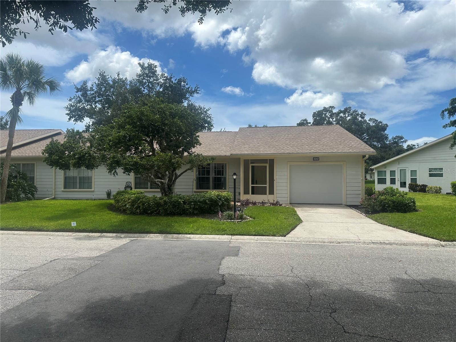 4242 OAKHURST CIRCLE