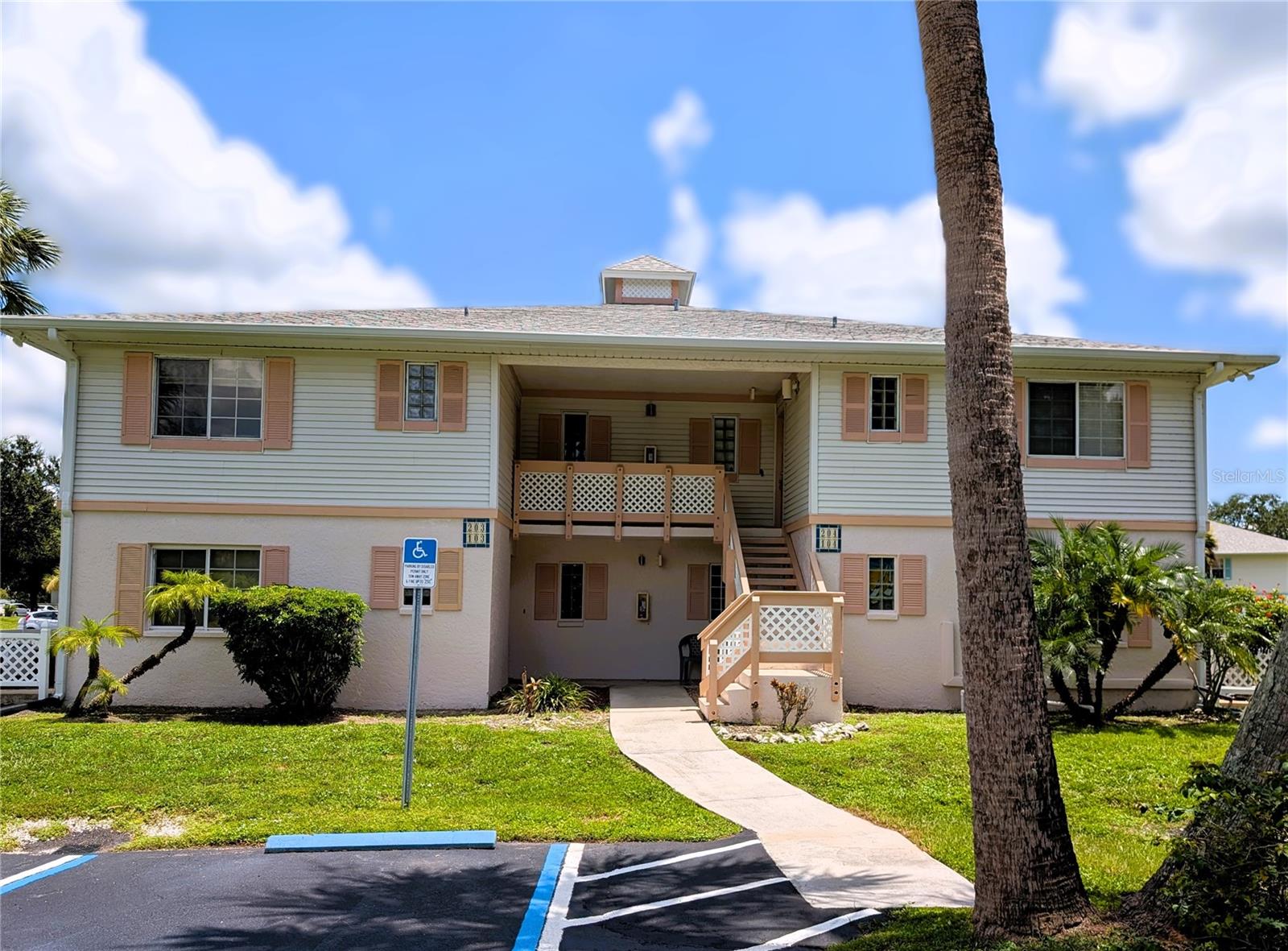 1051 FORREST NELSON BOULEVARD #L204