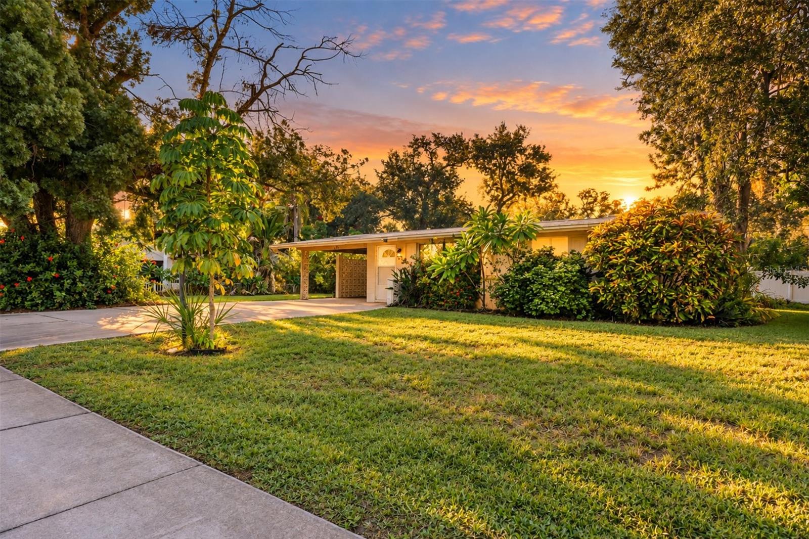 260 SHAMROCK DRIVE