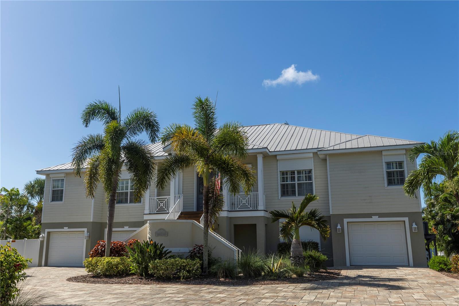 100 BUCCANEER BEND