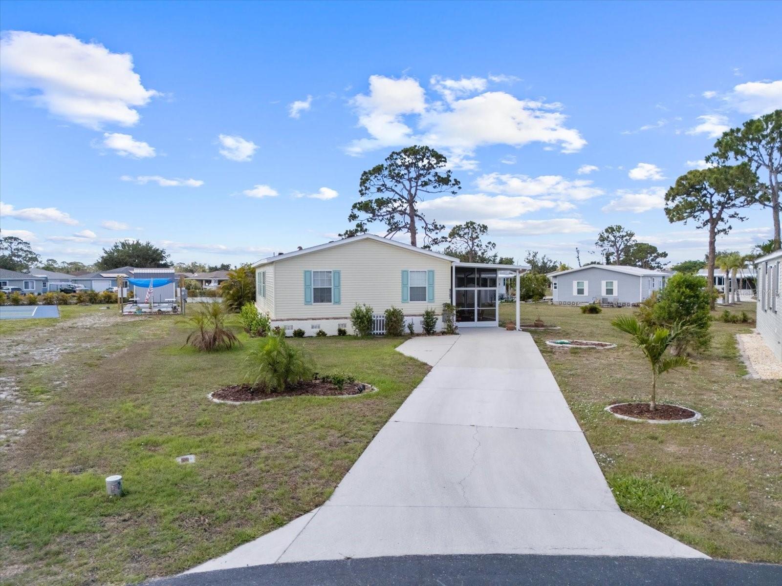 9182 PINEHAVEN WAY