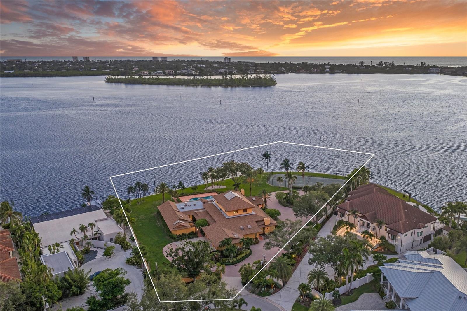 1136 LAKE SHORE DRIVE