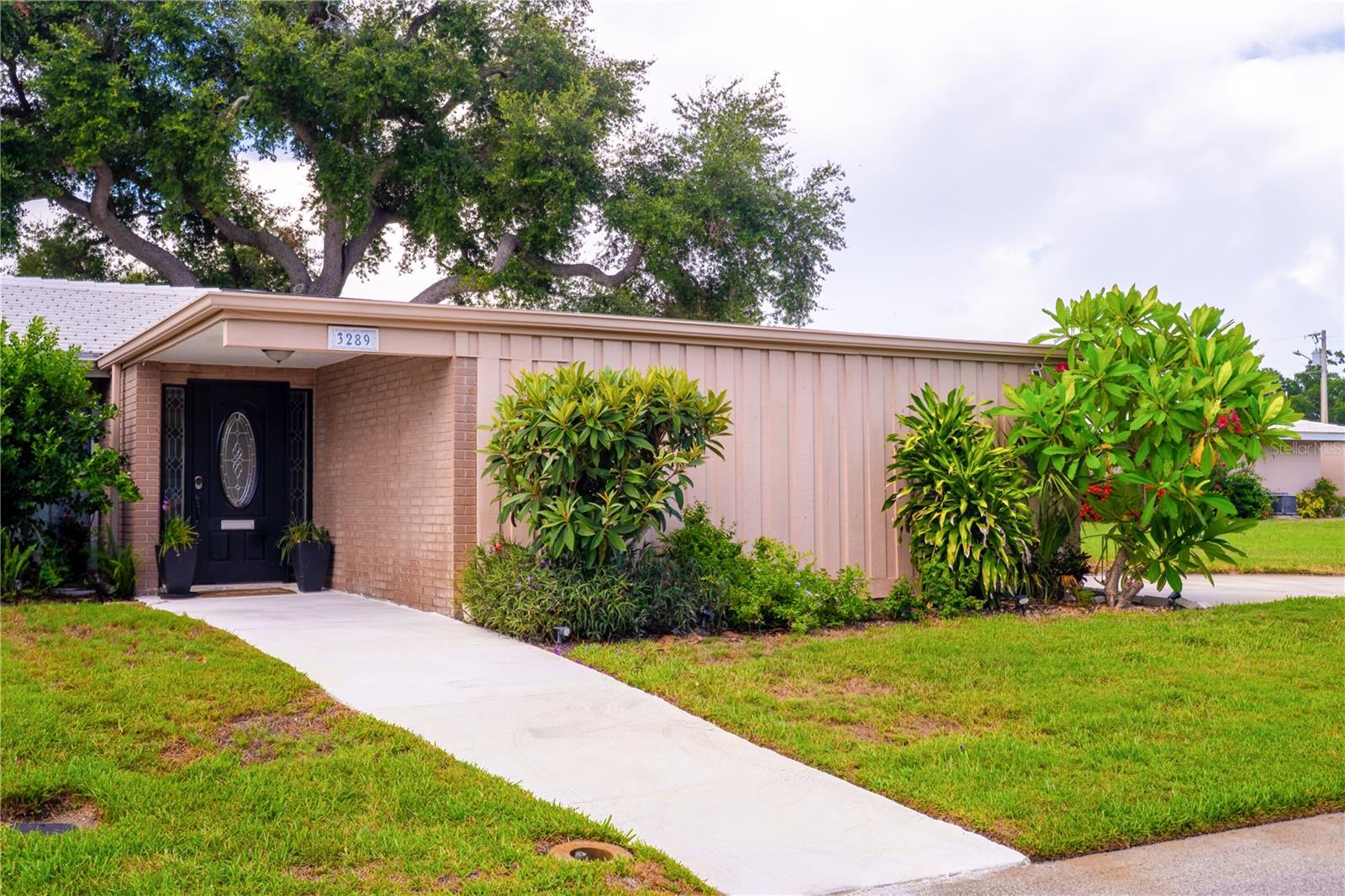 3289 FAIRHAVEN LANE #112