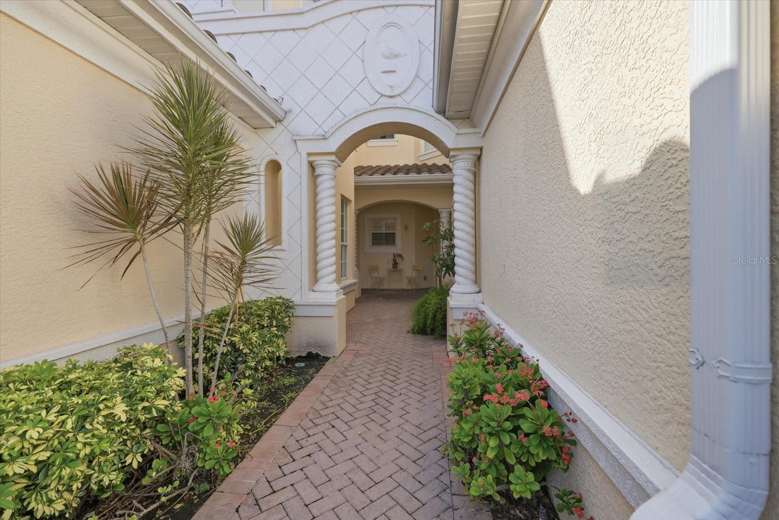 703 TRIANO CIRCLE #703