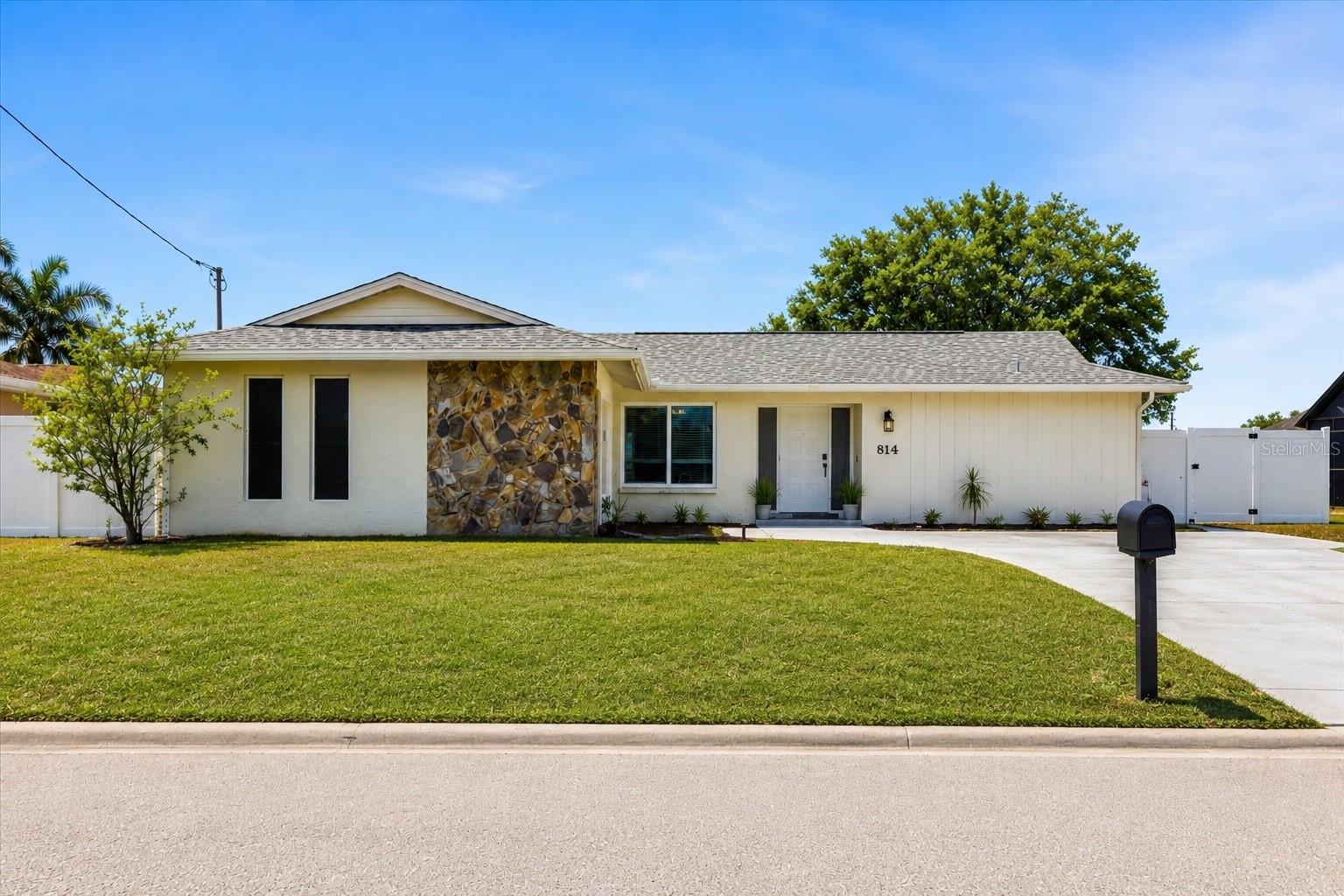 814 ELLICOTT CIRCLE