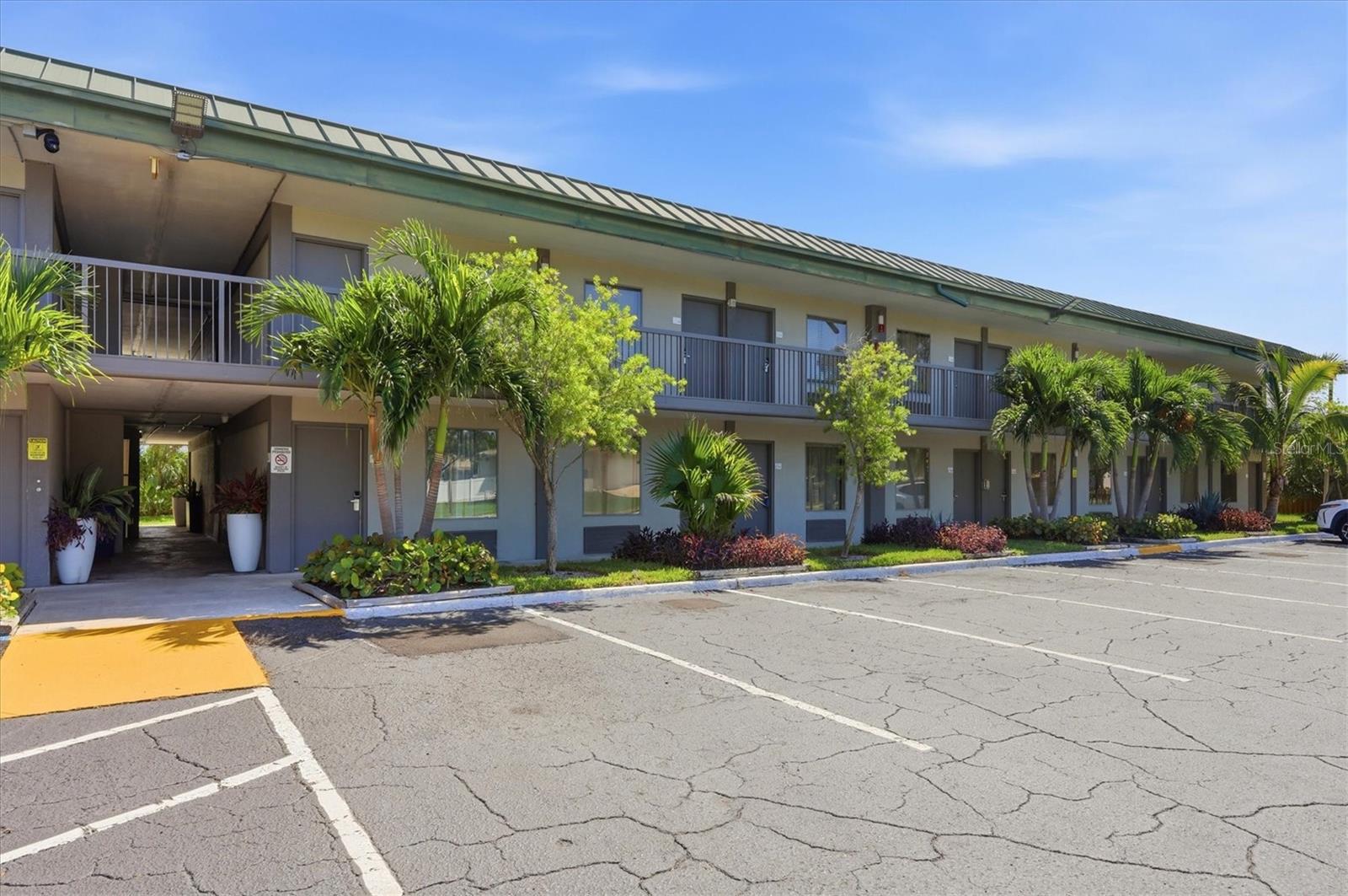 7150 TAMIAMI TRAIL #S511