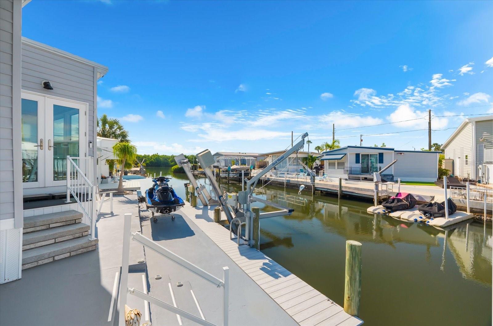 6922 BAYOU LANE