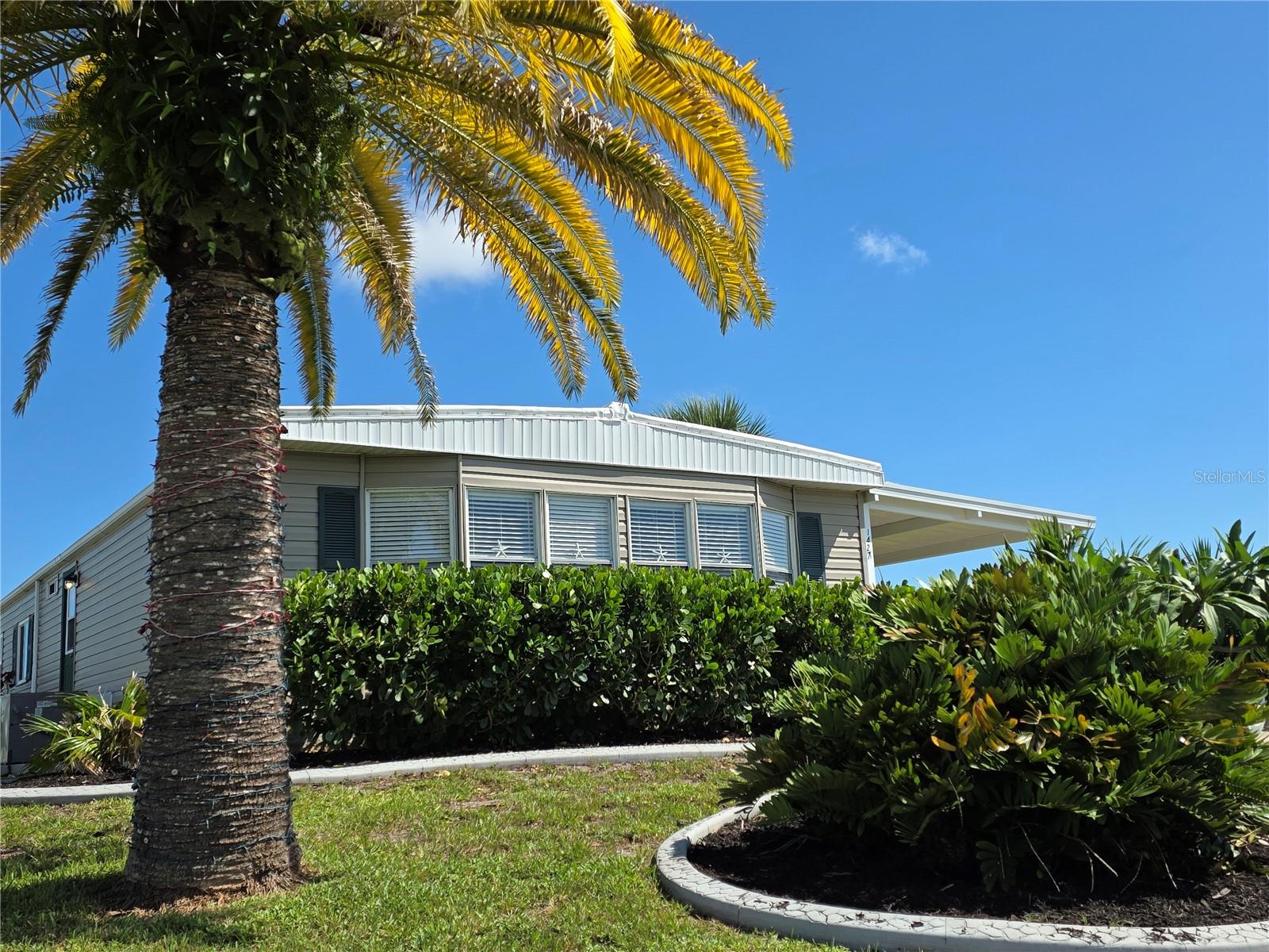 1427 SANDERLING DRIVE